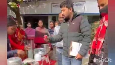 কুশমুণ্ডী: কুশমন্ডির খাগড়া কুড়ি প্রাথমিক বিদ্যালয়ে খুদে পড়ুয়াদের হাতের ছোঁয়ায় গ্রাম বাংলার ঐতিহ্যবাহী পিঠাপুলি উৎসব