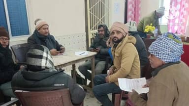 हुसैनगंज: हुसैनगंज प्रखंड के विभिन्न गांवों में शिविर लगाकर किसानों का फार्मर आईडी बनाया जा रहा है