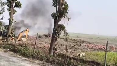 धमदाहा: जमीन विवाद ने लिया हिंसक रूप, दो ट्रैक्टर और एक जेसीबी को फूंका गया, इलाके में तनाव