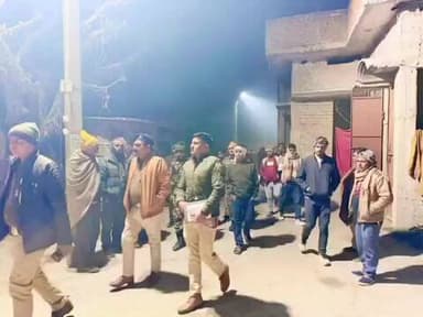 सरायरंजन: मुसरीघरारी में जहरीली शराब से पिता की मौत, पुत्र की रोशनी गई, मौके पर पहुंची पुलिस