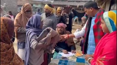 बड़हिया: बड़हिया नगर के वार्ड 20 में 100 जरूरतमंदों के बीच कंबल वितरण