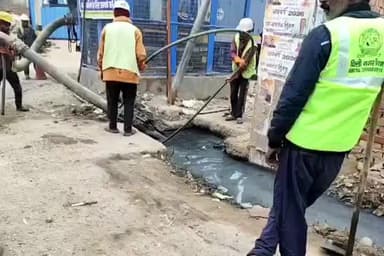 सिविल लाइन्स: बुराड़ी विधानसभा के वार्ड नंबर 9, संत नगर में स्वच्छता व्यवस्था बेहतर बनाने के लिए सफाई अभियान चलाया गया