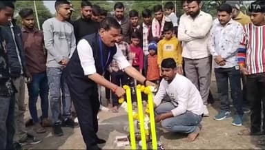 झारडा: जननायक समाजसेवी विजय सिंह गौतम के करकमलों द्वारा क्रिकेट टूर्नामेंट का हुआ शुभारंभ