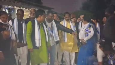 হলদিয়া: হলদিয়া দেভোগ গ্রাম পঞ্চায়েতে কিসমত শিবরাম নগর গ্রামে কংক্রিটের ঢালাই রাস্তার কাজ শুভ উদ্বোধন উপস্থিত জেলা সভাধিপতি