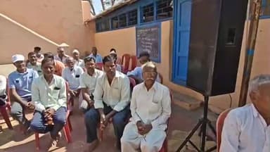 ಚಿಕ್ಕೋಡಿ: ಪಟ್ಟಣಕುಡಿ ಗ್ರಾಮದಲ್ಲಿ ಮಹಾಲಕ್ಷ್ಮಿ ದೇವಿ ಮಂದಿರಕ್ಕೆ ಮಂಜೂರಾದ ಸಮುದಾಯದ ಭವನದ ಆದೇಶ ಪ್ರತಿ ಹಸ್ತಾಂತರಿಸಿದ ಎಮ್ ಎಲ್ ಸಿ ಪ್ರಕಾಶ್ ಹುಕ್ಕೇರಿ