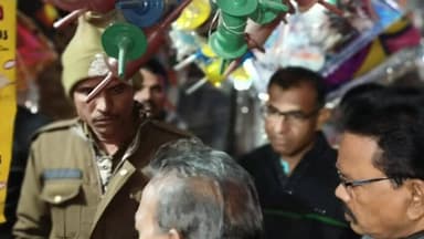 जीरापुर: तहसीलदार ने पतंग दुकानों की जांच की, कहा- चाइनीज मांझा और नायलॉन डोर न रखें, अन्यथा होगी कार्रवाई