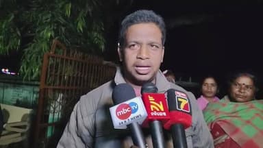 ଛେଣ୍ଡିପଦା: ବାଗେଡିଆ ଡାକ୍ତର ଖାନାରୁ ଡାକ୍ତର ବଦଳି ନେଇ ଆନ୍ଦୋଳନ କରି ପ୍ରତିକ୍ରିୟା ରଖିଲେ ସରୋଜ ବେହେରା