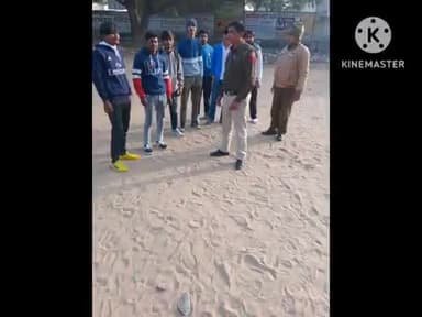 कनीना: कनीना बस स्टैंड पर पुलिस का विशेष अभियान, साइबर ठगों से सतर्क रहने के लिए आमजन को किया जागरूक