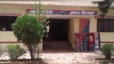 बांसगांव: असवनपार तिरंगा चौराहे की गुमटी से नकदी और सामान चोरी, गगहा क्षेत्र के सहुआकोल निवासी दिव्यांग की थी गुमटी