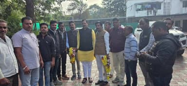 घट्टिया: विधायक सतीश मालवीय ने घटिया विधानसभा क्षेत्र से आए कार्यकर्ताओं से मुलाकात की!