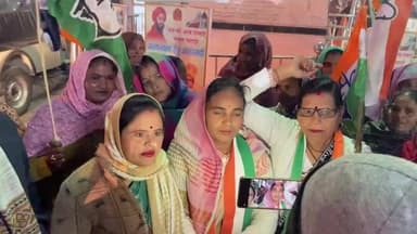 डबरा अग्रसेन चौराहे पर इंदौर में दूषित पानी से हुई मौतों पर कैंडल जलाकर दी श्रद्धांजलि श्रीमती गुंजा जाटव