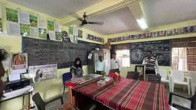 વાંસદા: વાંસદા તાલુકાના ખરજઈ ગામે કલેકટરે સરકારી સંસ્થાઓની મુલાકાત લીધી