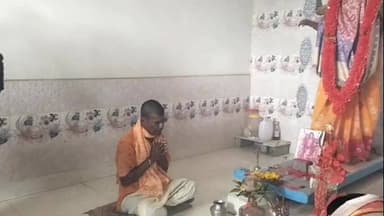 আউশগ্রাম ১: বেরেন্ডায় কালী মন্দিরে পুজো দিয়ে উন্নয়নের পাঁচালির প্রচার শুরু করলেন বর্ধমান উন্নয়ন পর্ষদের ভাইস চেয়ারপার্সন