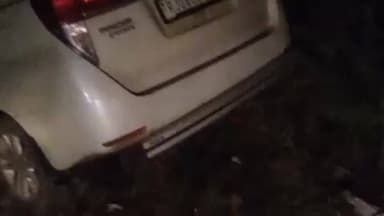 कोटड़ी: कोदूकोटा के पास इनोवा की टक्कर से ट्रैक्टर खाई में गिरा