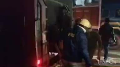 ডোমজুড়: বাঁকড়া হাজী মার্কেটের কাপড়ের গোডাউন ঘরে আগুন ঘটনাস্থলে একটা ইঞ্জিন