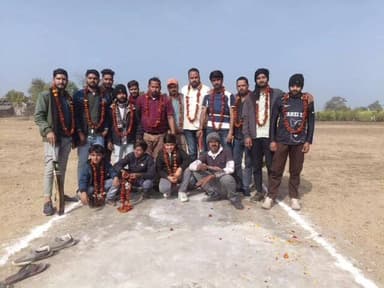 सुठालिया: श्रीराम क्रिकेट क्लब तरेंना में टेनिस क्रिकेट टूर्नामेंट का शुभारंभ, राज्य मंत्री हुए शामिल