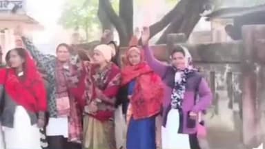 घाटमपुर: 23 दिनों से धरने पर बैठी आशा वर्कर्स ने पतारा सामुदायिक स्वास्थ्य केंद्र में टीकाकरण अभियान का किया बहिष्कार