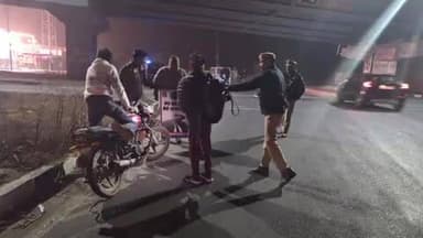 खतौली: खतौली क्षेत्र के हाईवे पर सड़क दुर्घटनाओं को रोकने के लिए 'नो हेलमेट न हाईवे' चेकिंग अभियान चलाया गया, CO रहे मौजूद