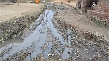 ग्राम पंचायत सलौनी में सफाई व्यवस्था बदहाल, कागजों में चल रही सफाई कर्मचारी की ड्यूटी