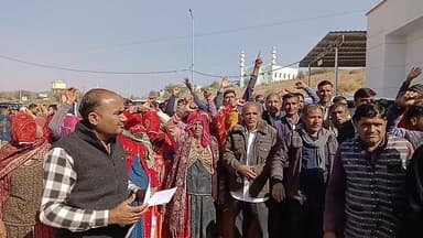 मुख्यालय नहीं तो वोट नहीं अनोखे अंदाज में प्रदर्शन महिलाओं ने गाए मंगल गीत #mang #gyapan #geet #live