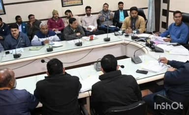 चीनोर: विकास कार्यों में देरी पर निगमायुक्त सख्त, 15 दिन में काम शुरू करने के दिए निर्देश