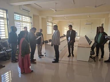 सीईओ जिला पंचायत ने किया निर्माणाधीन नवीन कलेक्ट्रेट भवन का निरीक्षण
नवीन कलेक्ट्रेट भवन न केवल जिले की पहचान बनेगा, बल...