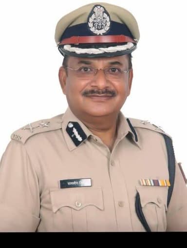 डॉ अंबेडकर वेलफेयर सोसायटी में नव निर्वाचित कार्यकारिणी को हार्दिक शुभकामनाए...पूर्व आईपीएस सत्यवीर सिंह जी चुने गए है अ...