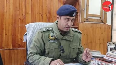 सोलन में पुलिस ने पत्रकार वार्ता में वकील के साथ हुई मारपीट के बारे में कहा
#kullutodaynews #himachalupdate #ATM #himac...