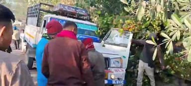 বিহপুৰীয়া: বিহপুৰীয়াৰ পাঁচআলিত সংঘটিত হয় ভয়ংকৰ পথ দূৰ্ঘটনা ,বলেৰ পিক্ আপ ভানৰ খুন্দাত থিতাতে মৃ *ত্যু এগৰাকী মহিলাৰ