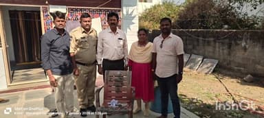 లేబర్ కాలనీలో సట్ట ఆడుతున్న మహిళను పట్టుకున్న పోలీసులు.