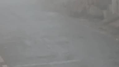 आंवला: आंवला में शीतलहर और घने कोहरे के कारण कड़ाके की ठंड से जनजीवन व यातायात प्रभावित