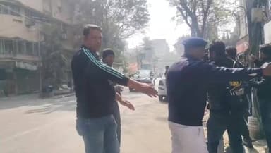 কলকাতা: ইডি হানার মধ্যেই লাউডন স্ট্রিটে প্রতীক জৈনের বাড়িতে মুখ্যমন্ত্রী, বেরিয়েই বিস্ফোরক অভিযোগ মমতার