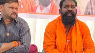 सांगोला: सांगाेला तालुक्यात शिवसेनेचे उपोषण तिसऱ्या दिवशीही सुरूच; उपोषणकर्त्यांची प्रकृती खालावली