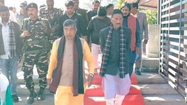 ओरमांझी: ओरमांझी की चुटूपालू घाटी में रांची सांसद ने शहीद शेख भिखारी और टिकैत उमराव सिंह को श्रद्धांजलि दी