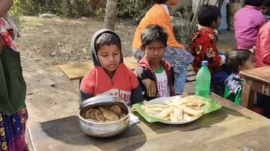 আরামবাগ: কয়রাপাড়া প্রাথমিক বিদ্যালয়ে ব্যতিক্রমী খাদ্য মেলা,আনন্দের পাশাপাশি মিলল শিক্ষা