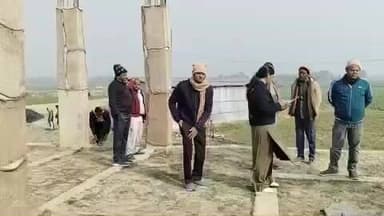 अमौर: अमौर-अधांग पंचायत में बन रहे पंचायत सरकार भवन का बीपीआरओ ने किया निरीक्षण