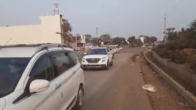 पुनासा: ओंकारेश्वर में निर्माणाधीन सड़क पर दो वाहनों की टक्कर, महाराष्ट्र के श्रद्धालु थे सवार