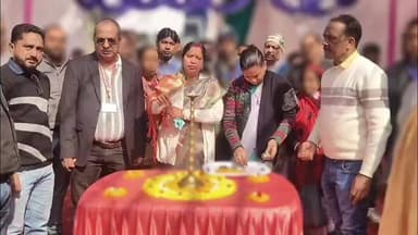 बलियापुर: बलियापुर उपस्वास्थ्य केंद्र में लगा स्वास्थ्य मेला, व्यवस्था पर उठे सवाल