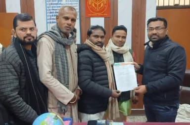 बांसडीह: बांसडीह तहसील परिसर में भाजपा के प्रतिनिधि मंडल ने गोड़ जाति प्रमाण पत्र में उदासीनता को लेकर SDM को सौंपा ज्ञापन