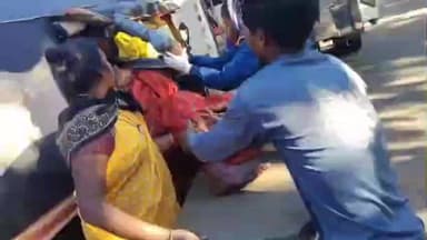 तोरपा: चांद टोगरी के पास बुजुर्ग महिलाओं से भरा एक ऑटो पलटा