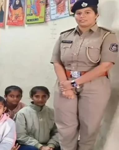 રાજકોટ પશ્ચિમ: આદિત્ય પ્રાથમિક શાળા ખાતે શી ટીમ દ્વારા અવેરનેસ કાર્યક્રમનું આયોજન કરાયું