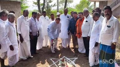 ಹುಣಸಗಿ: ಅರಕೇರಾ ಜೆ ಗ್ರಾಮದಲ್ಲಿ ರಸ್ತೆ ಡಾಂಬರೀಕರಣ ಕಾಮಗಾರಿಗೆ ಶಾಸಕ ರಾಜಾ ವೇಣುಗೋಪಾಲ ನಾಯಕ ಚಾಲನೆ