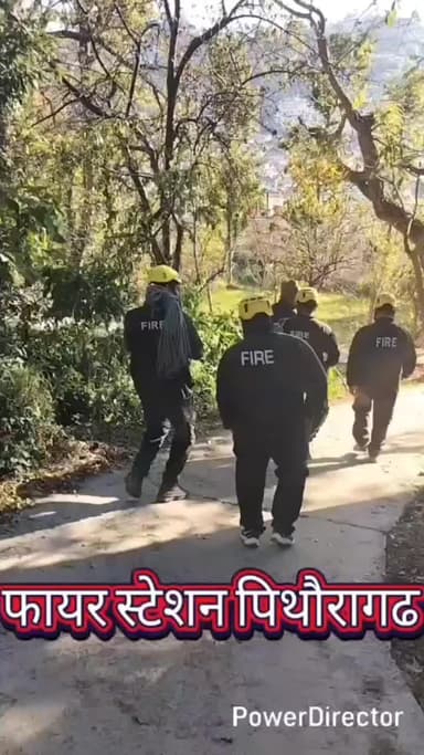 डीडीहाट: पिथौरागढ़ पुलिस की फायर ब्रिगेड रेस्क्यू टीम बनी बेजुबान की मददगार