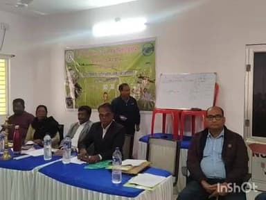 घाटशिला: घाटशिला प्रखंड कार्यालय परिसर में अंकेक्षण को लेकर एक दिवसीय कार्यशाला आयोजित