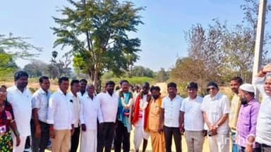 పరిగి: పుట్టా పహాడ్ గ్రామానికి చెందిన బిఆర్ఎస్ సర్పంచ్ ఉప సర్పంచ్ ఎమ్మెల్యే రామ్మోహన్ రెడ్డి ఆధ్వర్యంలో కాంగ్రెస్ లో చేరిక