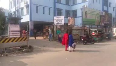 বালুরঘাট: পাঁচ দফা দাবিতে বালুরঘাটে জেলাশাসকের কাছে স্মারকলিপি স্মল ভিকেল ওনার অ্যাসোসিয়েশনের