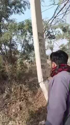 कालका खेड़ावाली लही रोड पर अज्ञात ट्रक टिप्पर चालक ने 11000kv के बिजली के खंबे को तोड़ा, बिजली पानी आपूर्ति प्रभावित हुई