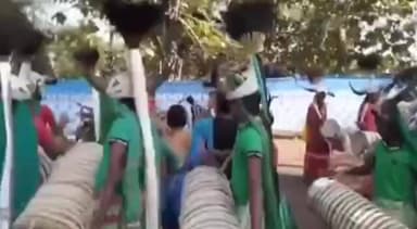 గణతంత్ర దినోత్సవ వేడుకలలో ఢిల్లీ గడ్డపై అలరించనున్న ఆదివాసి కొమ్ము నృత్యం