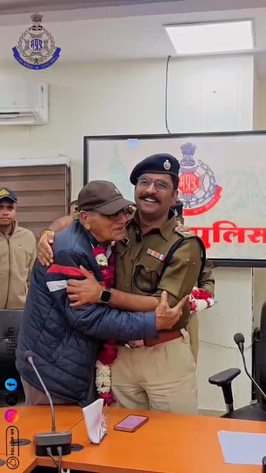 उज्जैन पुलिस ने समय पर सतर्कता व त्वरित कार्रवाई से “डिजिटल अरेस्ट” जैसे साइबर अपराध को विफल कर वरिष्ठ नागरिक को सुरक्षि...