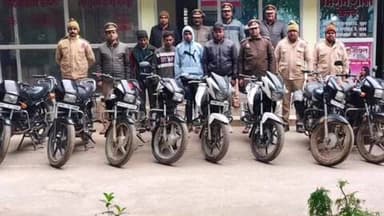 सरीला: सरीला तहसील में जरिया थाना पुलिस की टीम ने चोरी की 14 बाइकों सहित 4 व्यक्तियों को गिरफ्तार कर न्यायालय भेजा